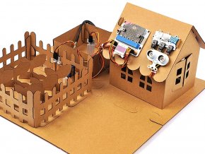 Kartonový model chytré aquaponické farmy elektronika