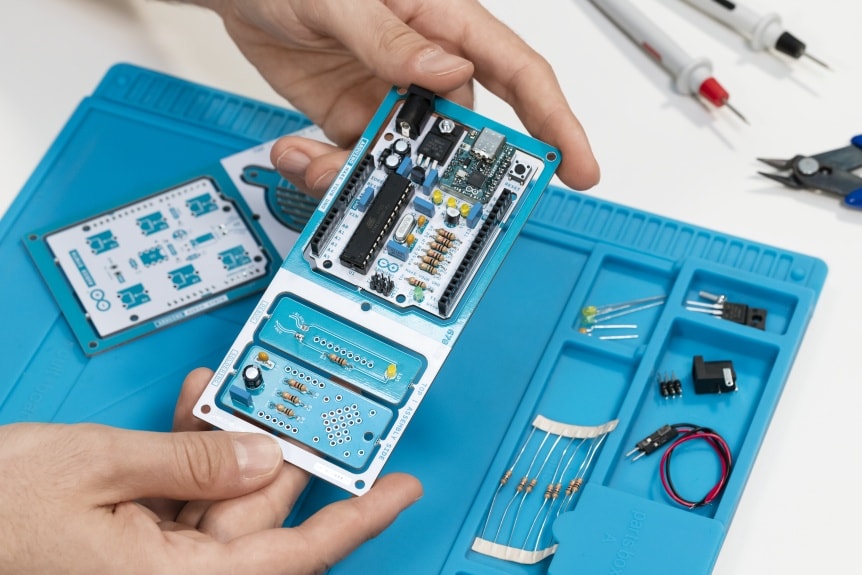 Arduino Make Your UNO Kit - vytvoř si vlastní Arduino! - osazování součástek