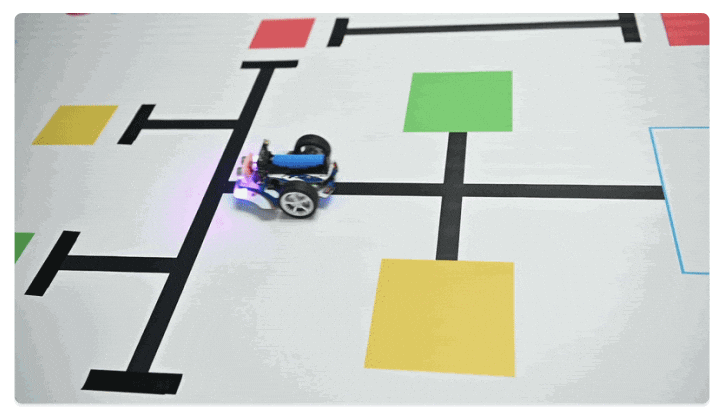 Cutebot Pro - Bravurně jezdící závodnička pro micro:bit snímač čáry