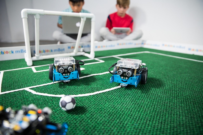Fotbálek Arduino robotů mBot