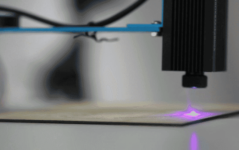 Stavebnice kreslícího robota - mDrawbot - použití laseru
